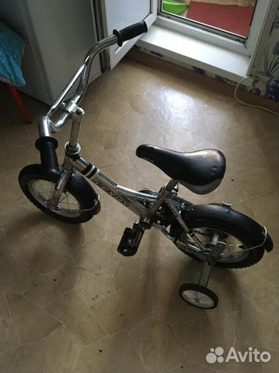 Детский велосипед Lexus с боковыми колесиками