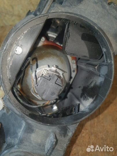 Фара передняя правая Volkswagen Touareg 2007-2010