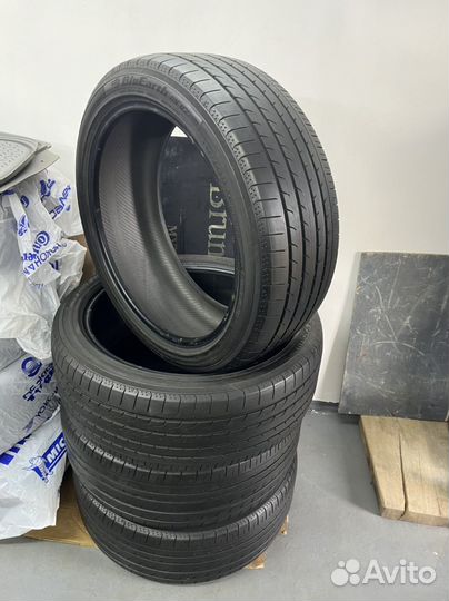 Yokohama BluEarth RV-02 225/45 R19 96W