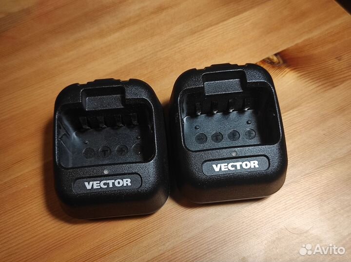 Устройства для зарядки акб к рации Vector VT-44