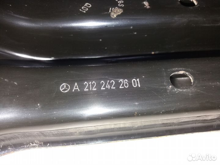 Кронштейн кпп Mercedes-Benz W212 Е200 M271