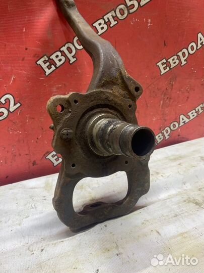 Кулак поворотный передний правый Lexus Lx470 470