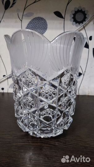 Хрустальная ваза