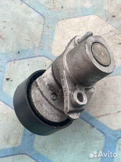 Натяжитель приводного ремня 04E145299L