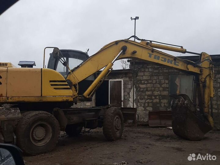 Услуги гусеничного экскаватора