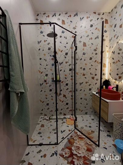 Стеклянная душевая кабина