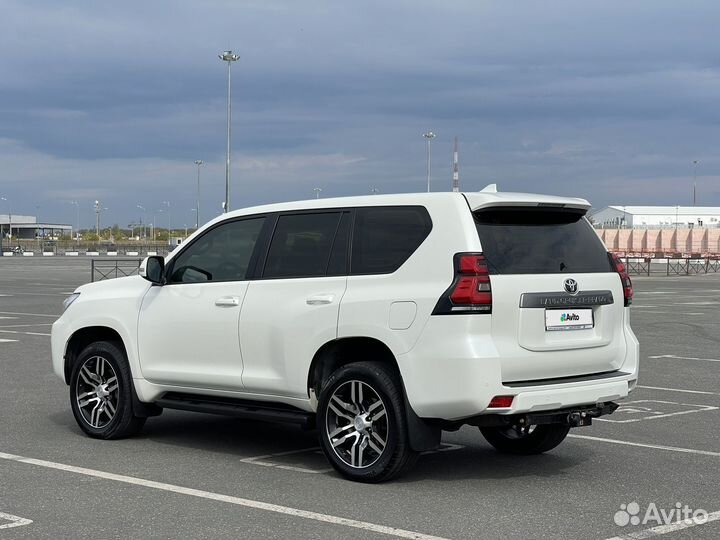 Toyota Land Cruiser Prado 2.8 AT, 2019, 90 000 км