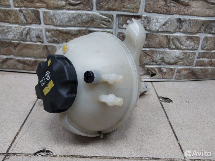 Бачок расширительный Bmw 5-Series G30 3.0 2016