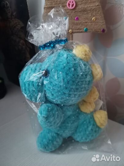 Резинки, шапки, игрушки ручной работы