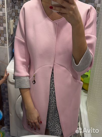 Пальто 4 штуки 42-44 размера