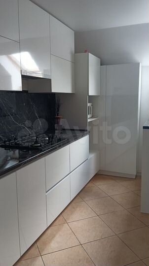 2-к. квартира, 65 м², 3/3 эт.