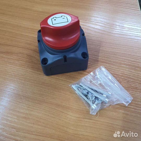 Выключатель аккумулятора для лебедки