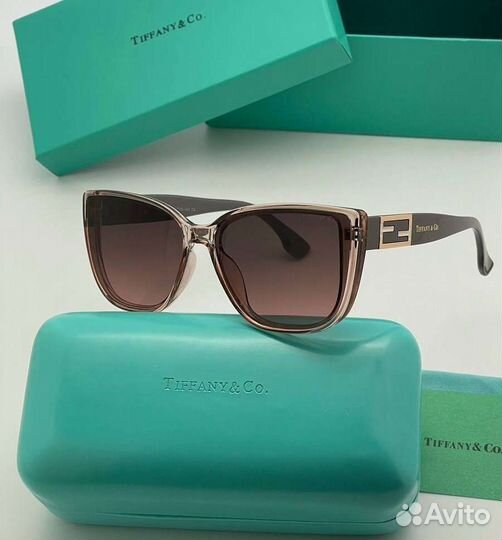 Женские солнцезащитные очки Tiffany & Co