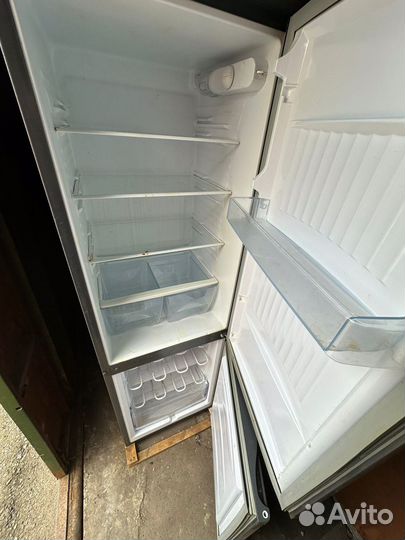 Холодильник рабочий