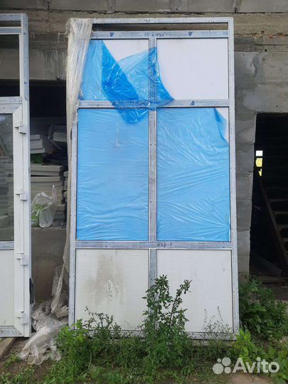 Дверь алюминиевая стеклянная