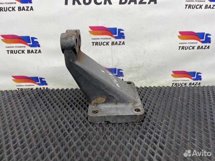 4572241307 Кронштейн двигателя передний левый