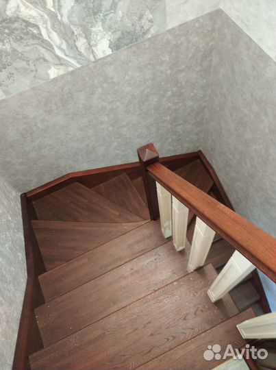 Лестница межэтажная деревянная на заказ под ключ