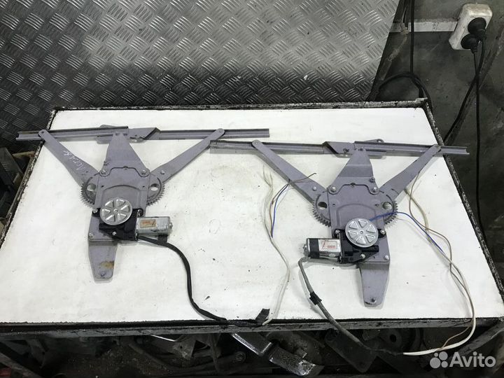 Стеклоподъемник Renault Logan универсальный