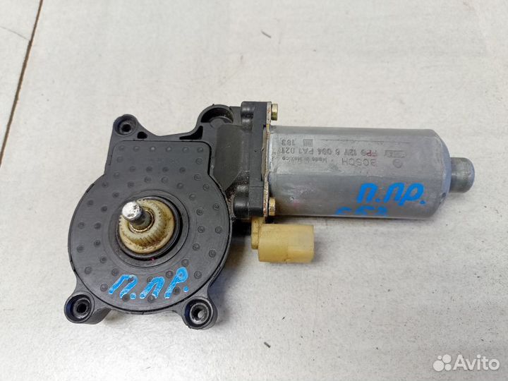 Моторчик переднего правого стеклоподъемника