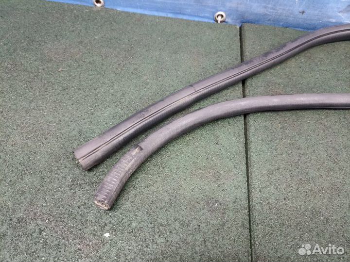 Уплотнитель дверного проема задний правый LADA