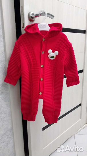 Вязаный комбинезон с шапкой