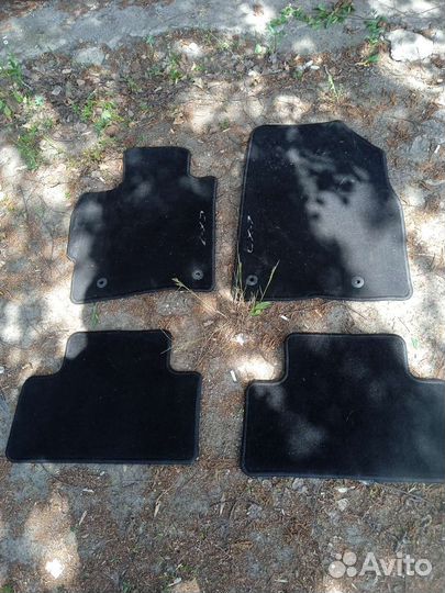 Автомобильные коврики текстильные