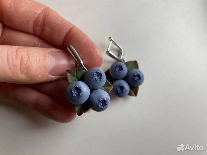 Серьги из полимерной глины Голубика