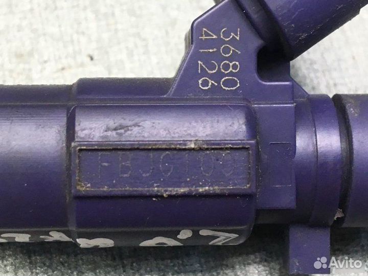 Форсунка топливная Nissan Primera P12 седан 2.0