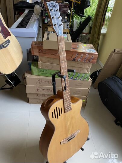 Акустическая гитара