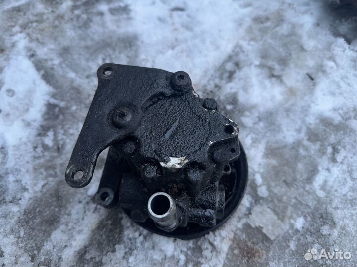 Насос гур Mercedes Vito w638