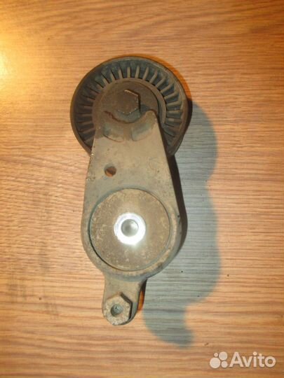 Ролик-натяжитель (Toyota Camry)