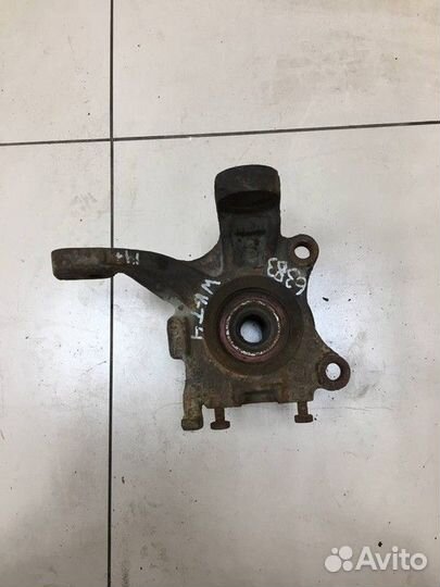 Кулак поворотный передний левый