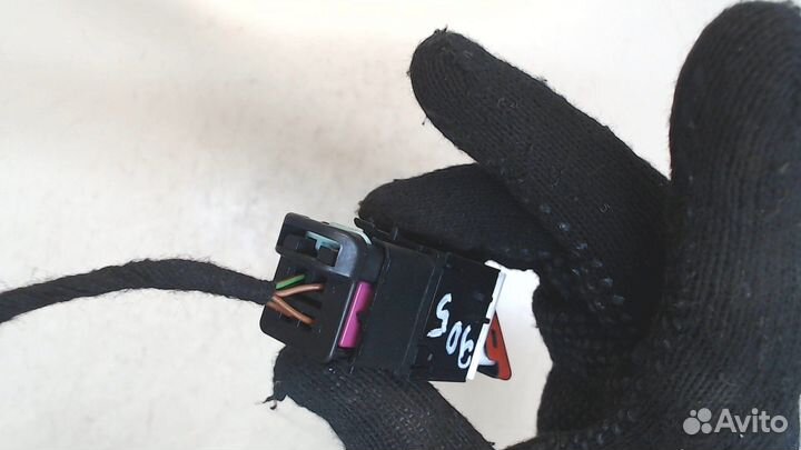 Кнопка аварийки Volkswagen Scirocco 2008, 2010