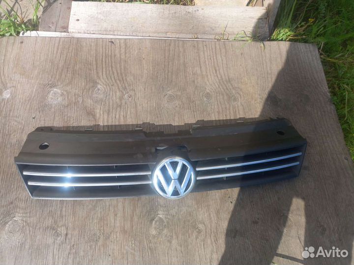 Решетка радиотора фольсваген поло