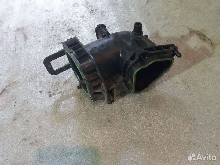 Патрубок дроссельной заслонки VW