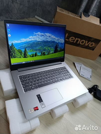 Большой ноутбук Lenovo с коробкой/ssd /17.3