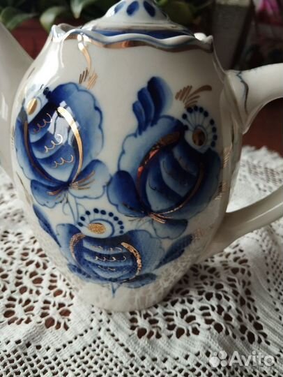 Чайник заварочный и фигурка лошадки Гжель