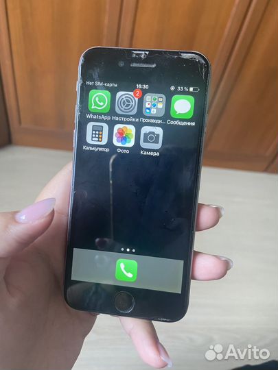 Телефон iPhone 6 работает