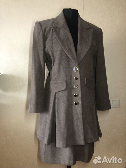 Костюм женский