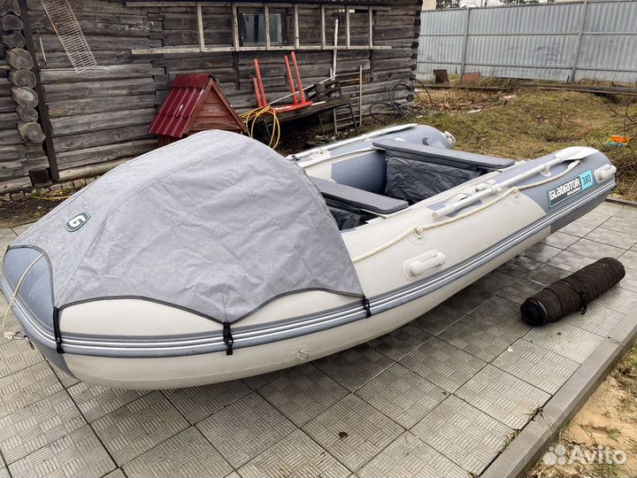 Лодка с мотором