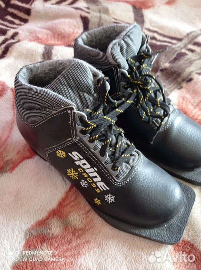 Лыжные ботинки 33р