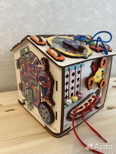 Бизиборд дом