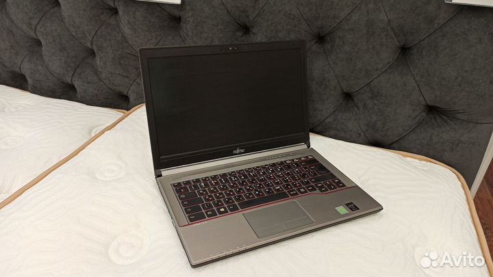 Fujitsu lifebook e744 SSD i7