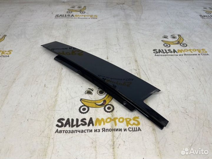 Накладка двери задняя правая Mercedes-Benz C180