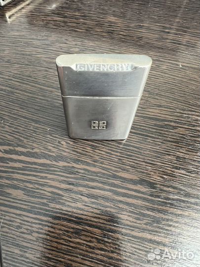 Зажигалка givenchy
