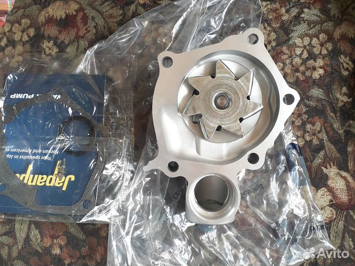 Водяной насос помпа