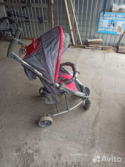 Прогулочная коляска