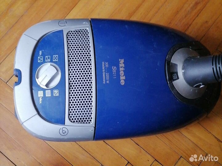 Пылесос Miele S5211: шланг, насадки