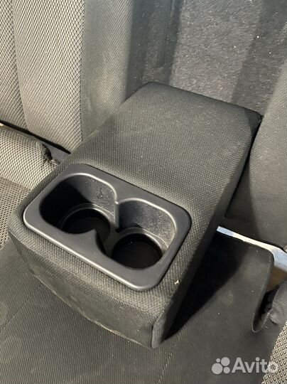 Сиденье заднее Mitsubishi L 200 2021г