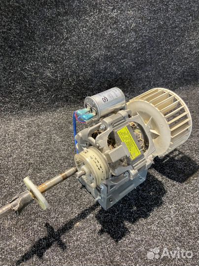 Двигатель от сушильной машины Gorenje